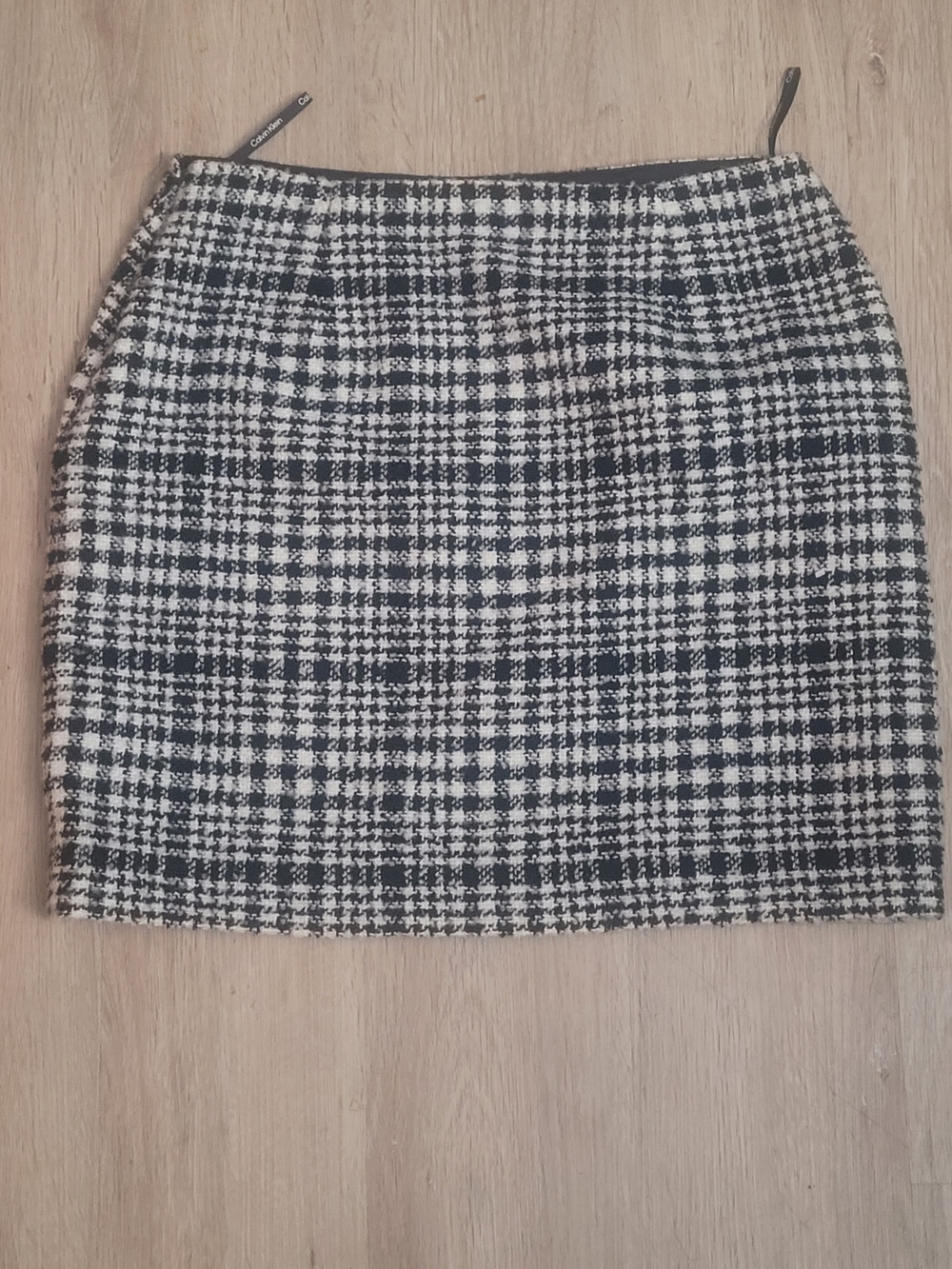Calvin Klein Women;s Black & White Plaid Tweed Mini Skirt Sz 8